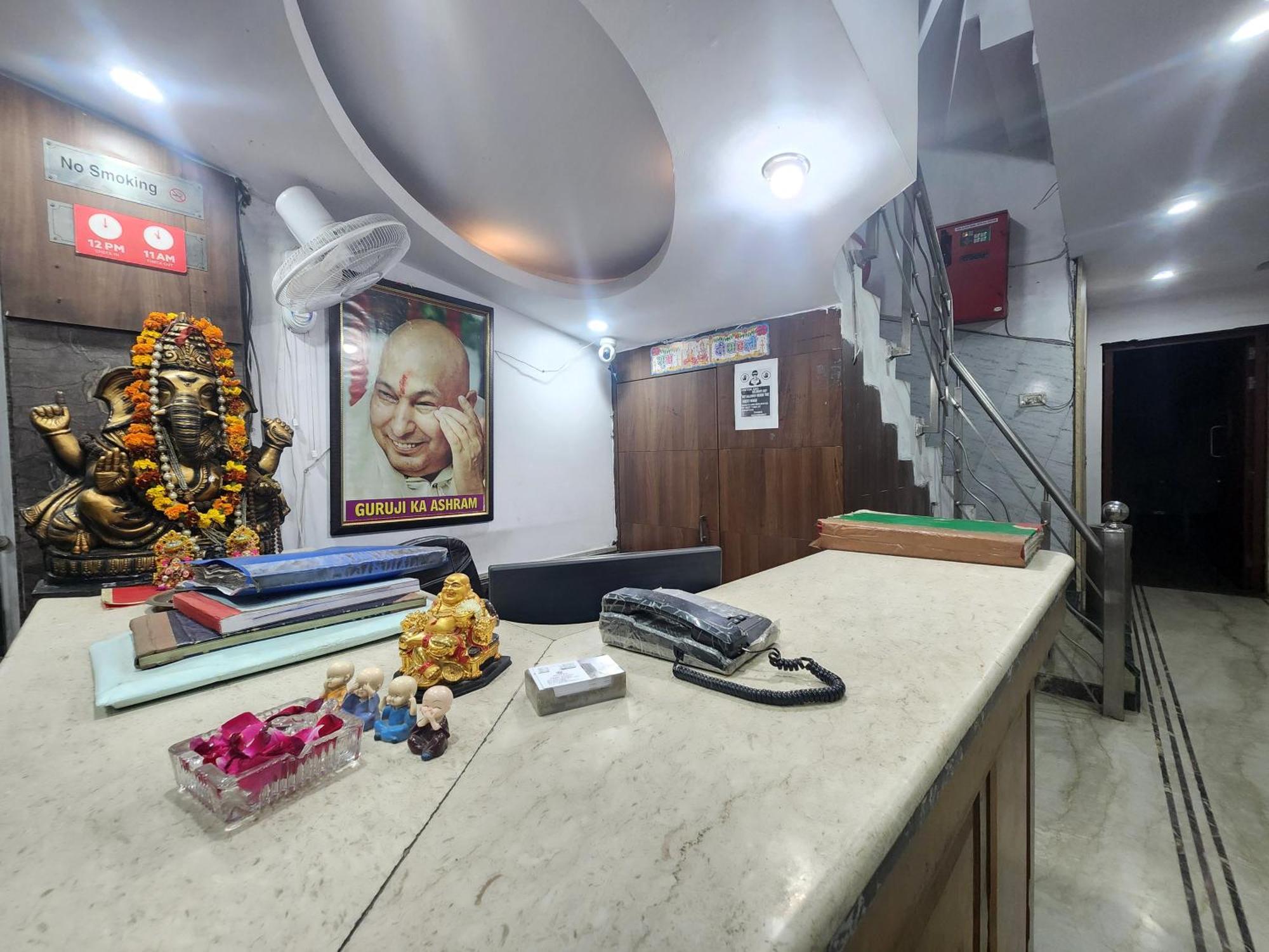 Hotel Mid Town Дели Экстерьер фото