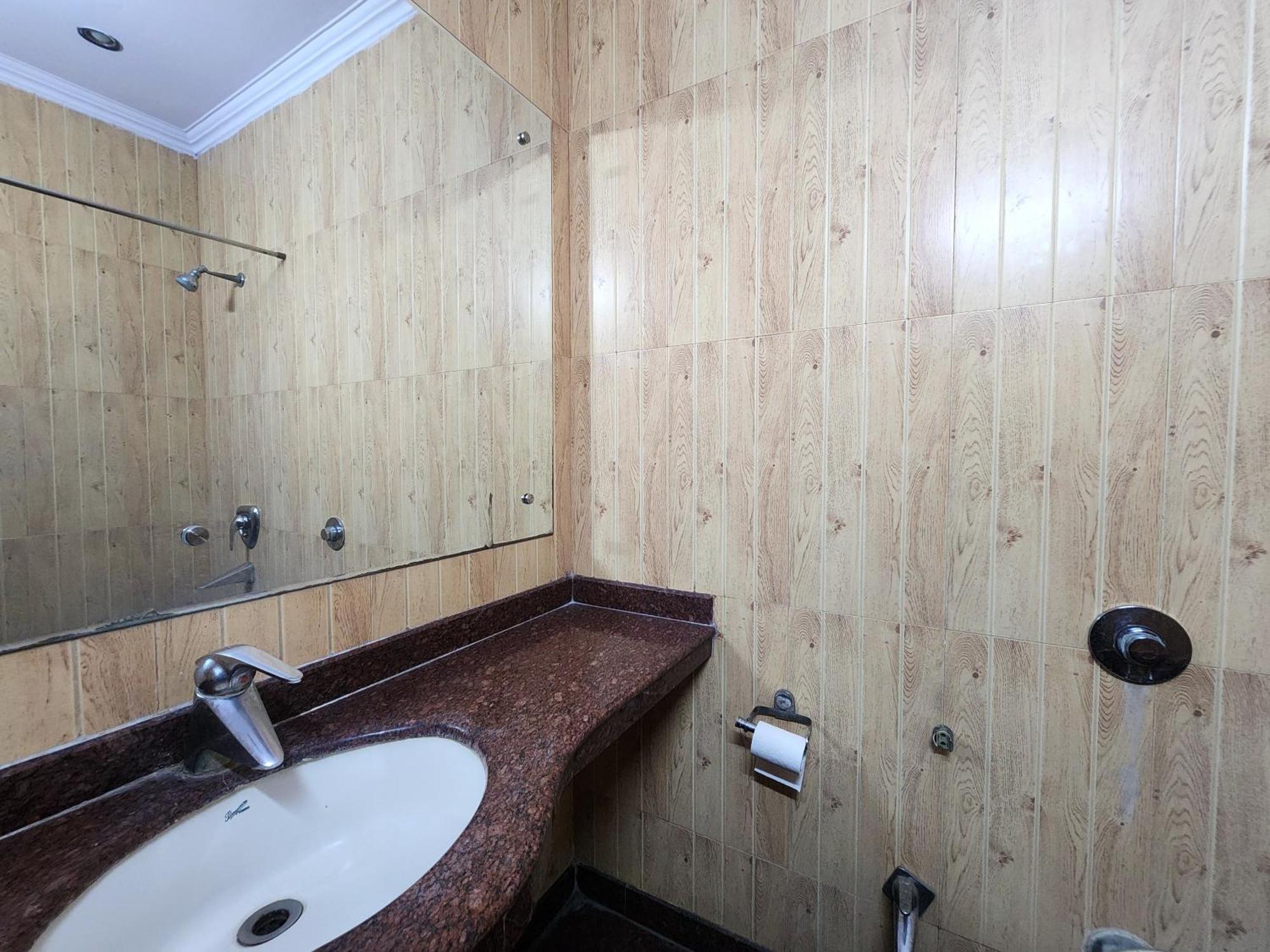 Hotel Mid Town Дели Экстерьер фото